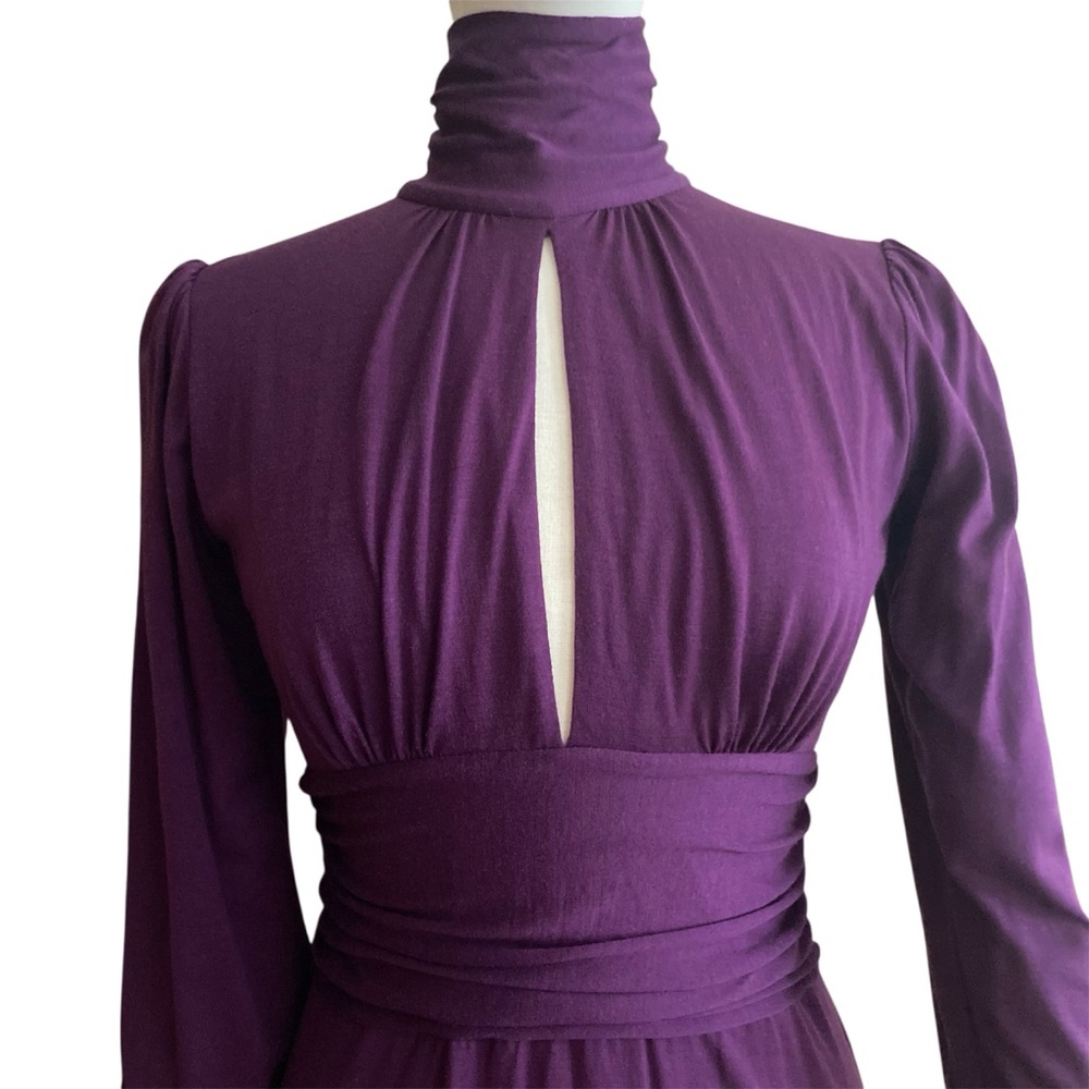 NIEVES LAVI | 100% Wool Purple Keyhole Dress Size 6 Gold Button Ruched
